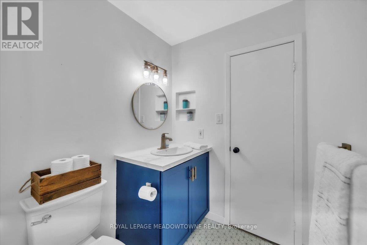 32 DOUGLAS CRESCENT Image 22