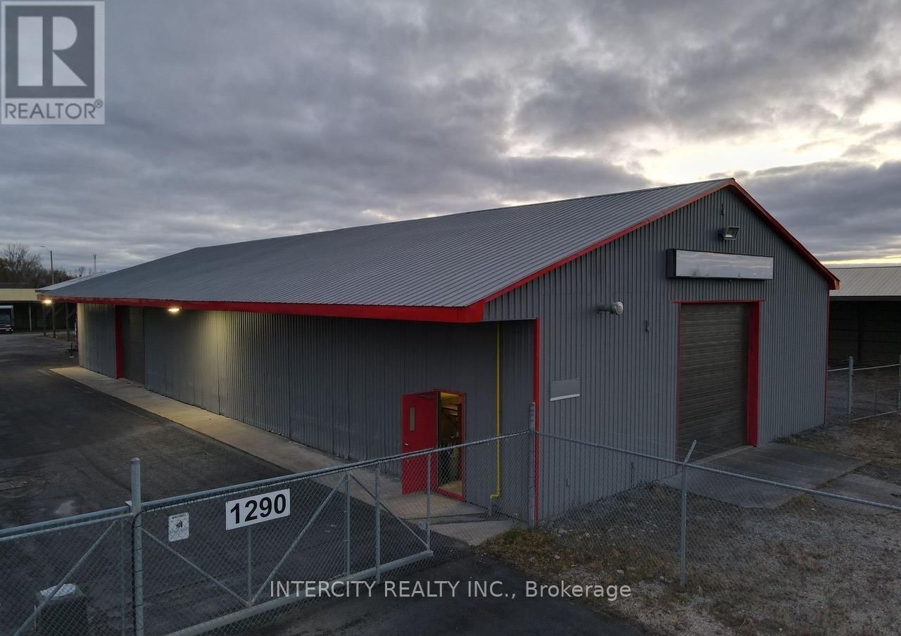 1290 DUNDAS STREET Image 4