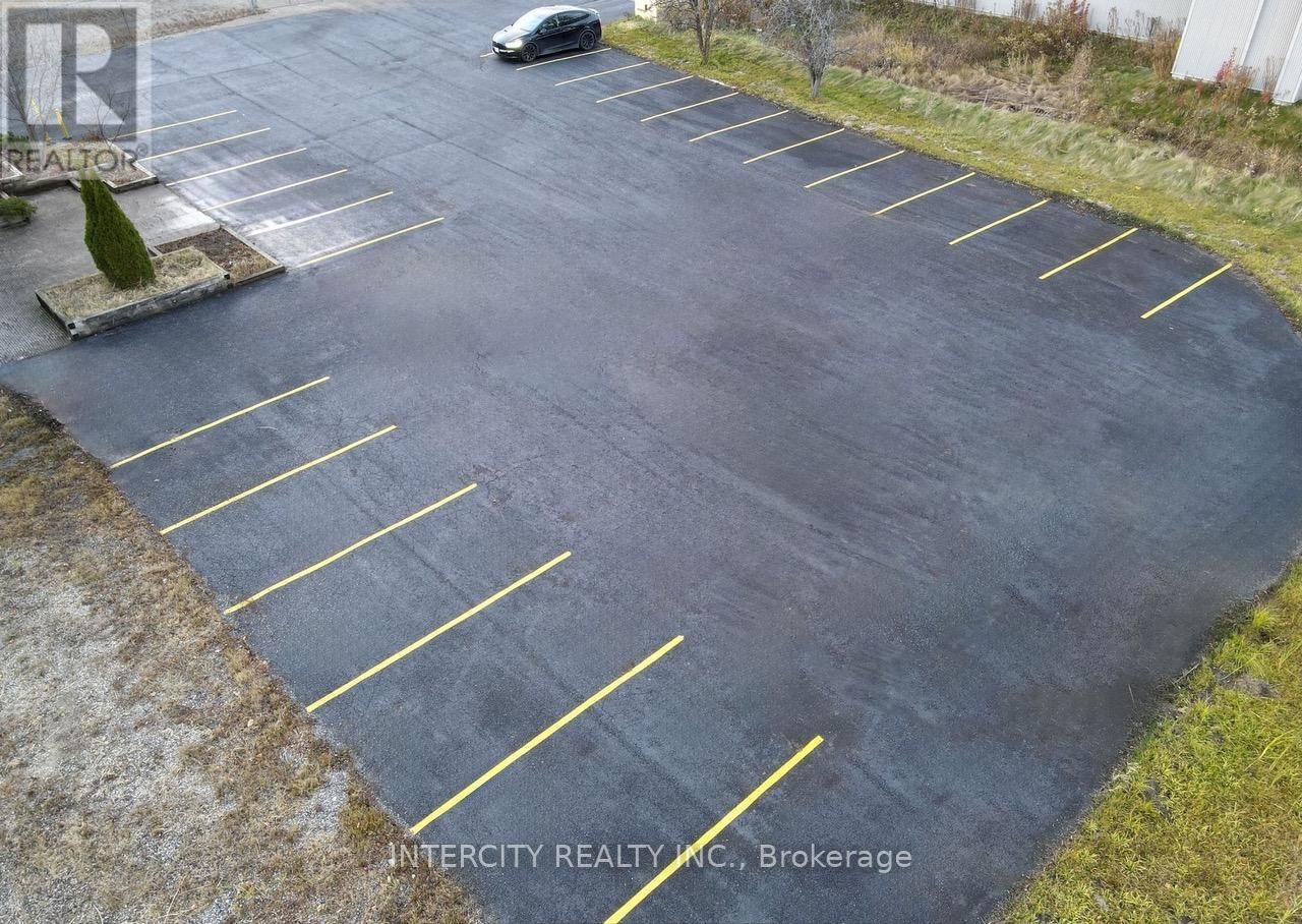 1290 DUNDAS STREET Image 6
