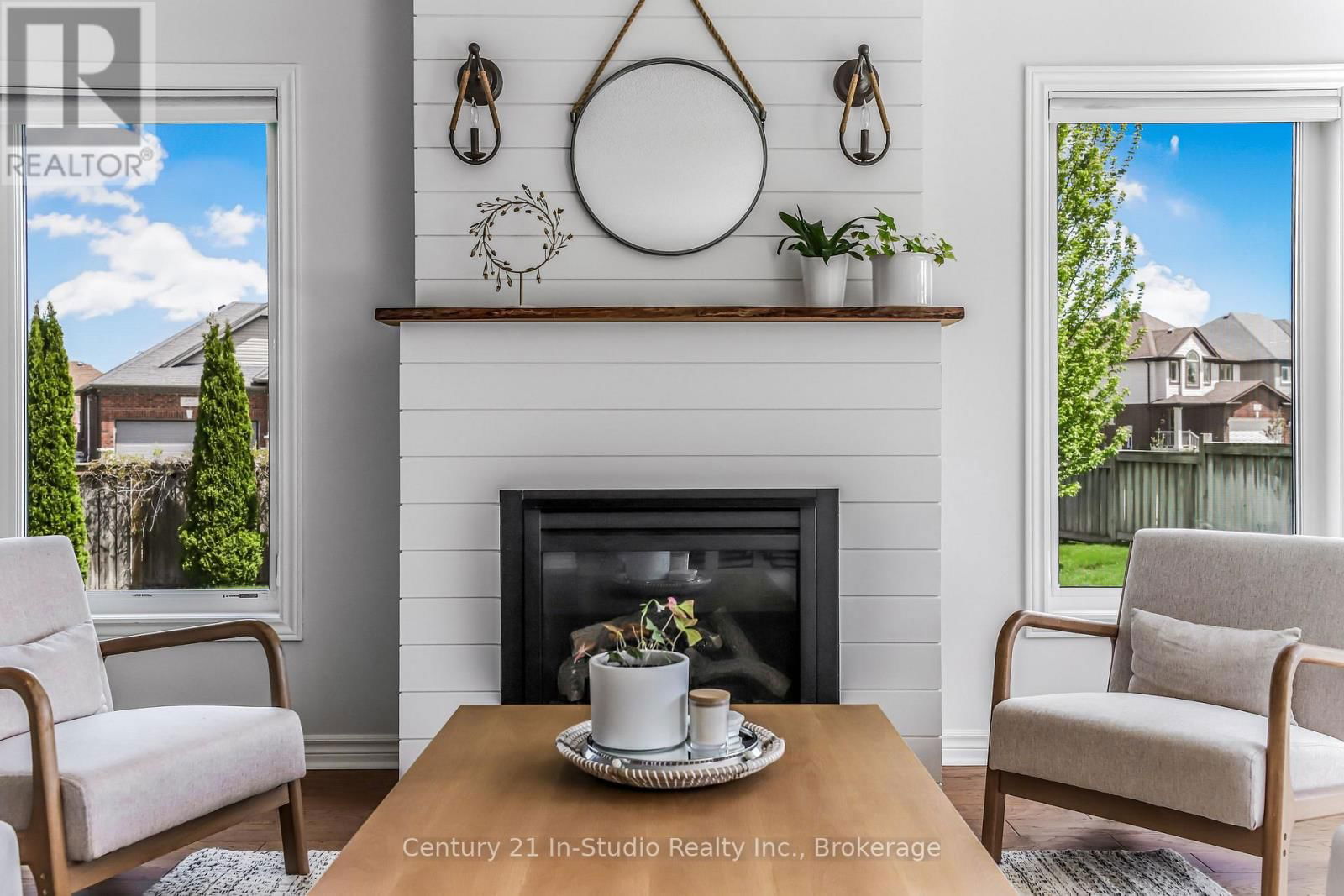 898 SUMPTON STREET Image 25