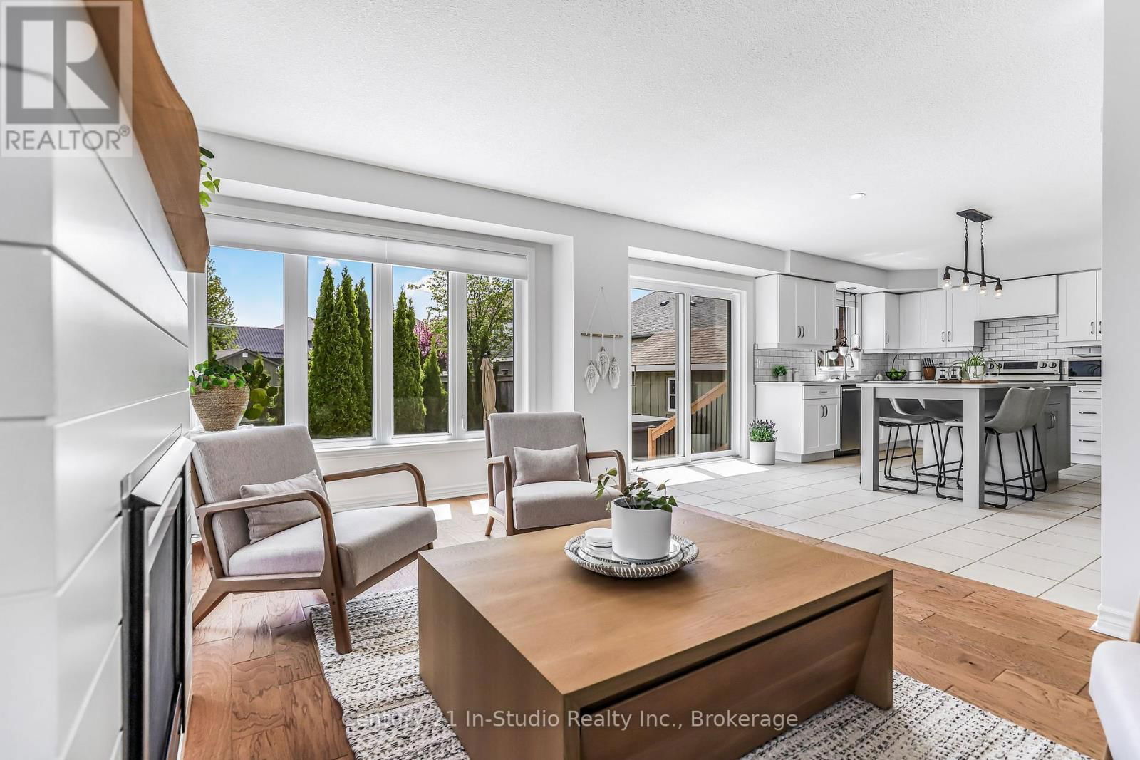 898 SUMPTON STREET Image 28