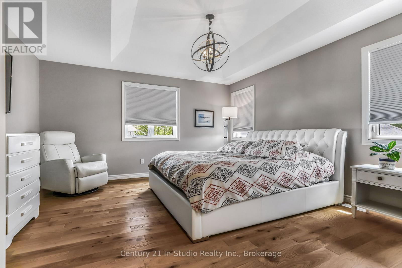 898 SUMPTON STREET Image 29