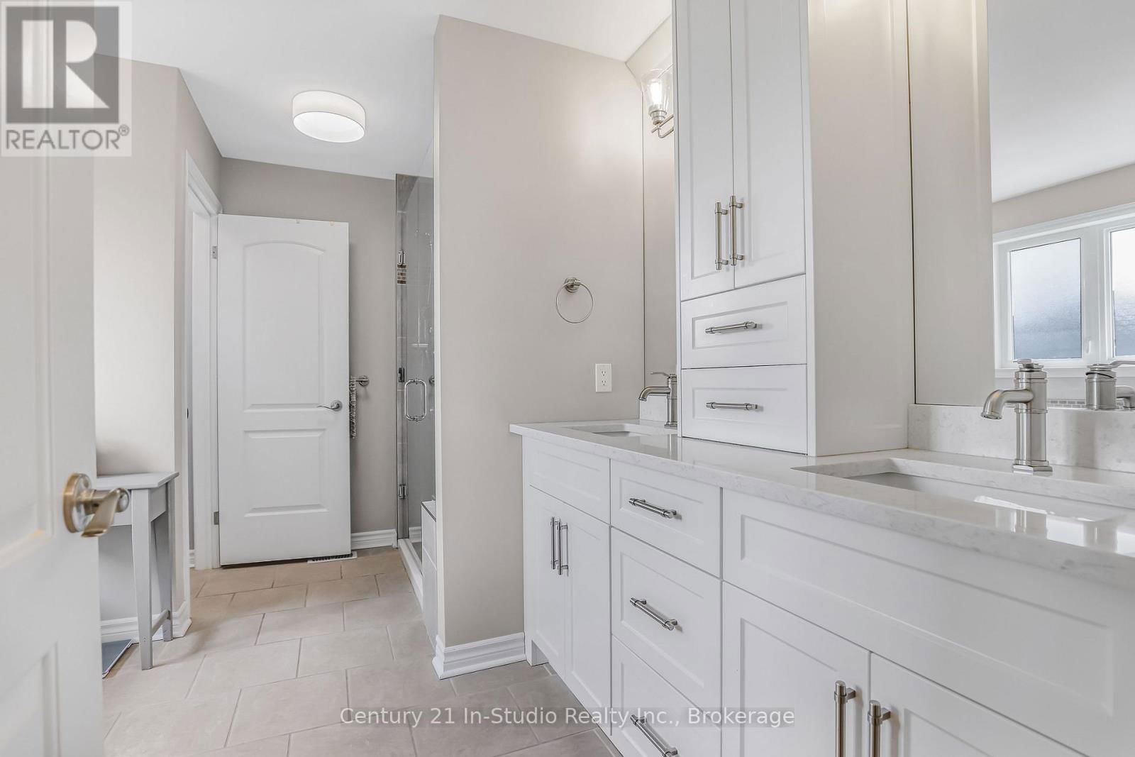 898 SUMPTON STREET Image 31