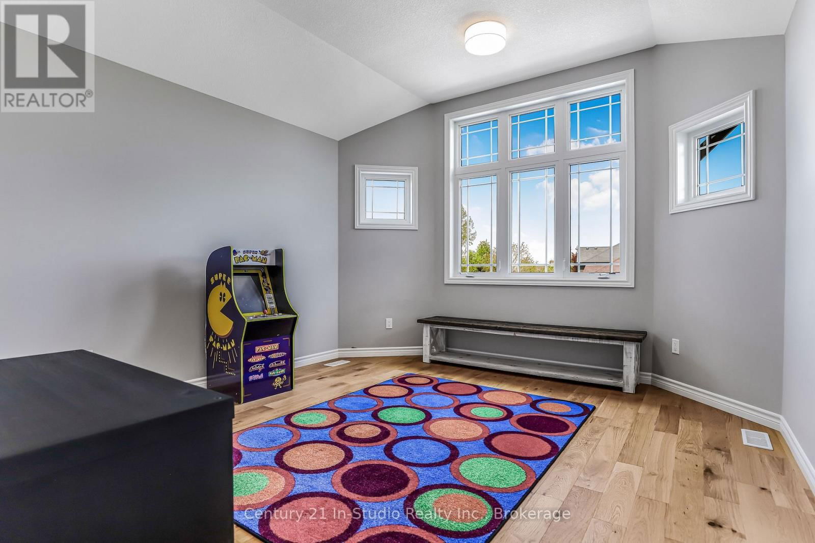 898 SUMPTON STREET Image 36