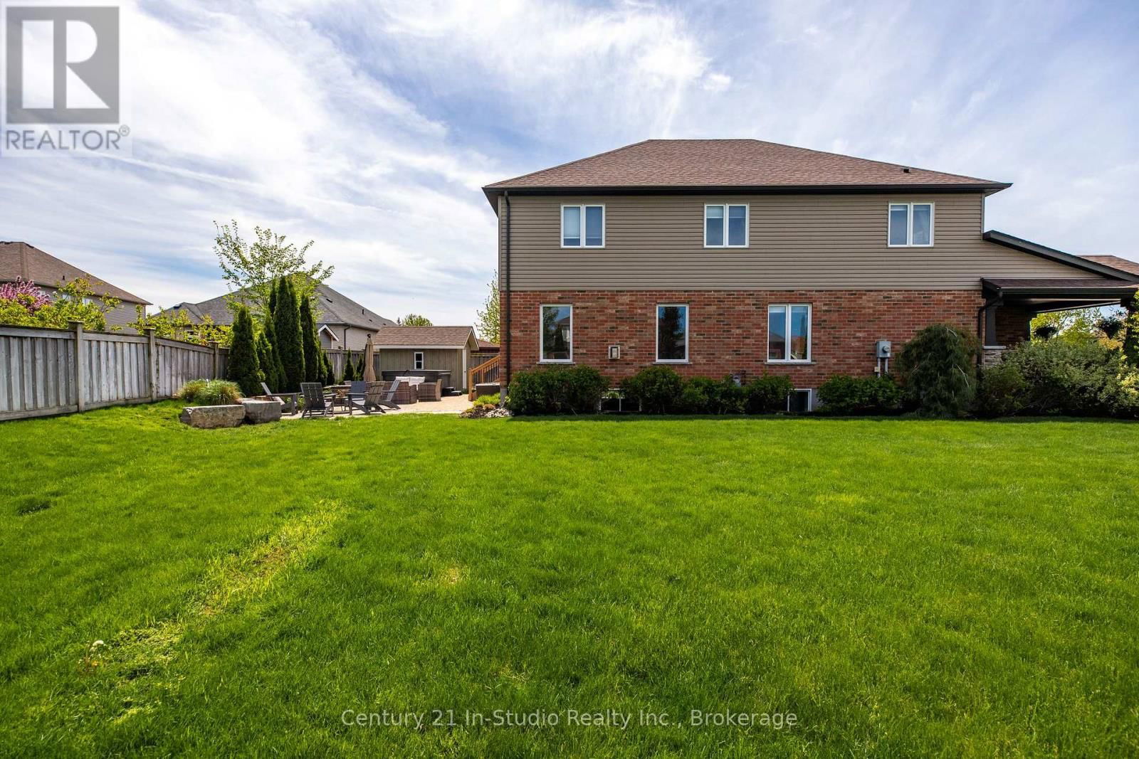 898 SUMPTON STREET Image 4