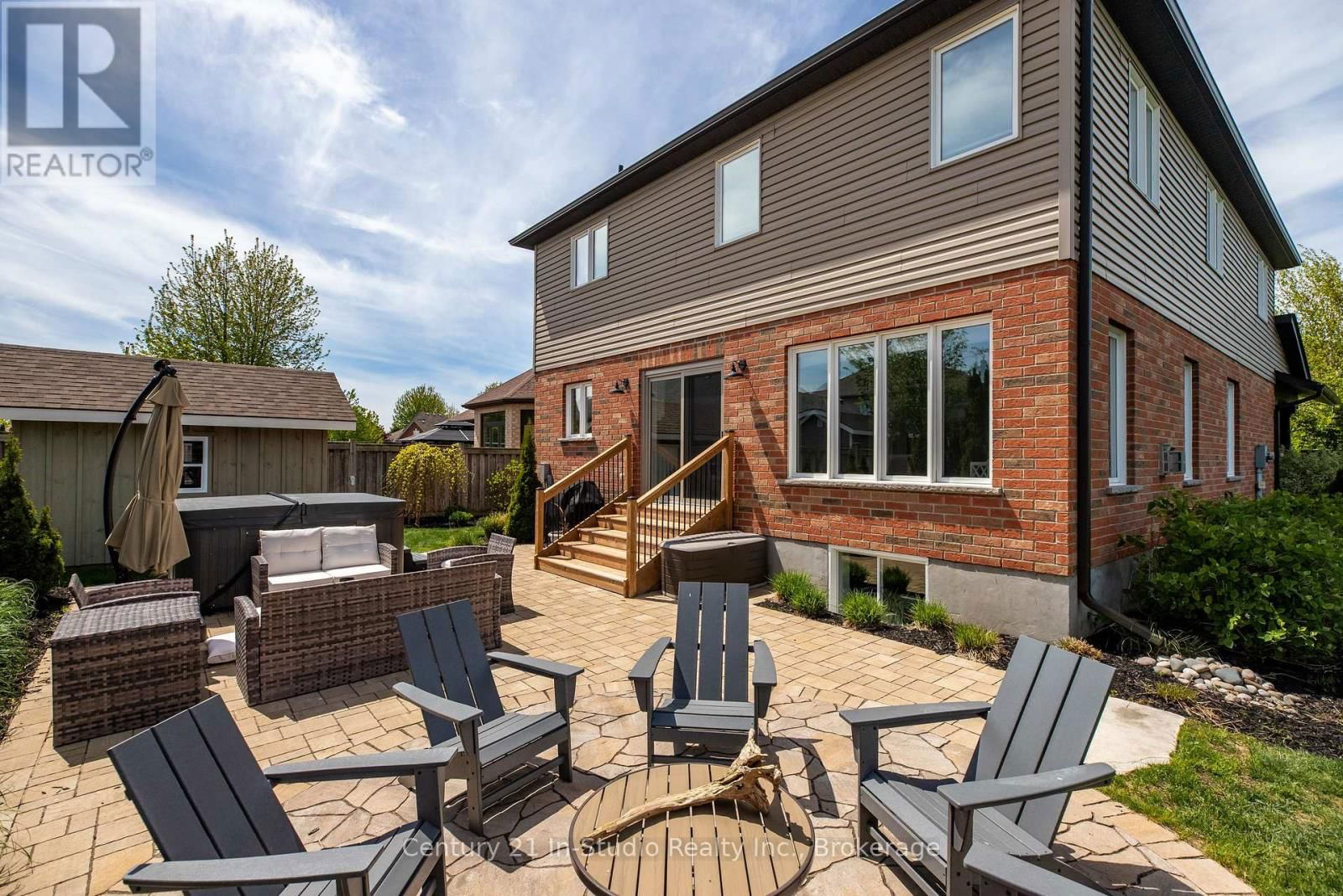 898 SUMPTON STREET Image 6