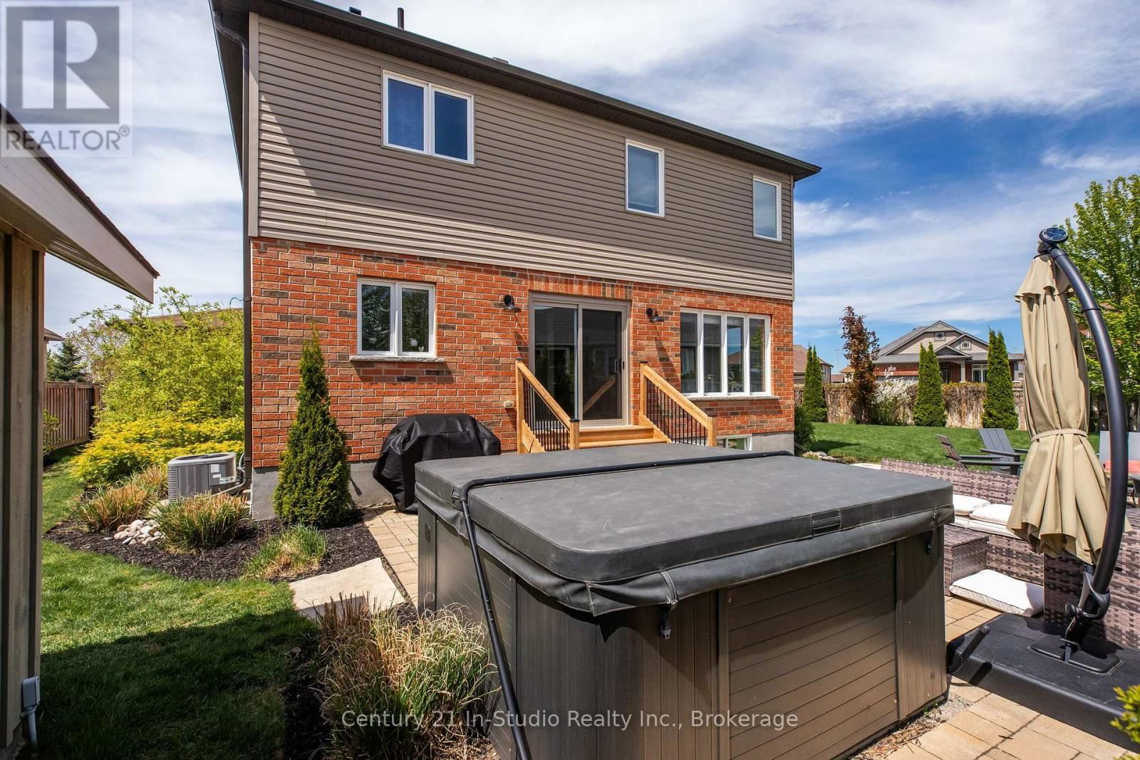 898 SUMPTON STREET Image 9