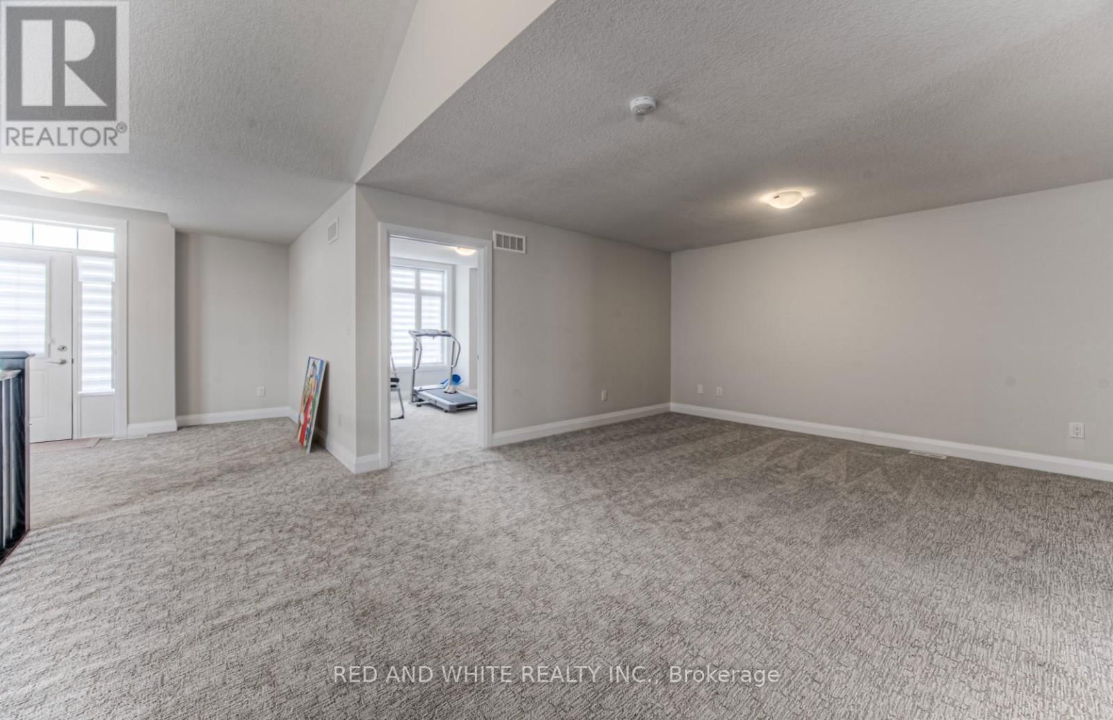 582 MAYAPPLE STREET Image 25
