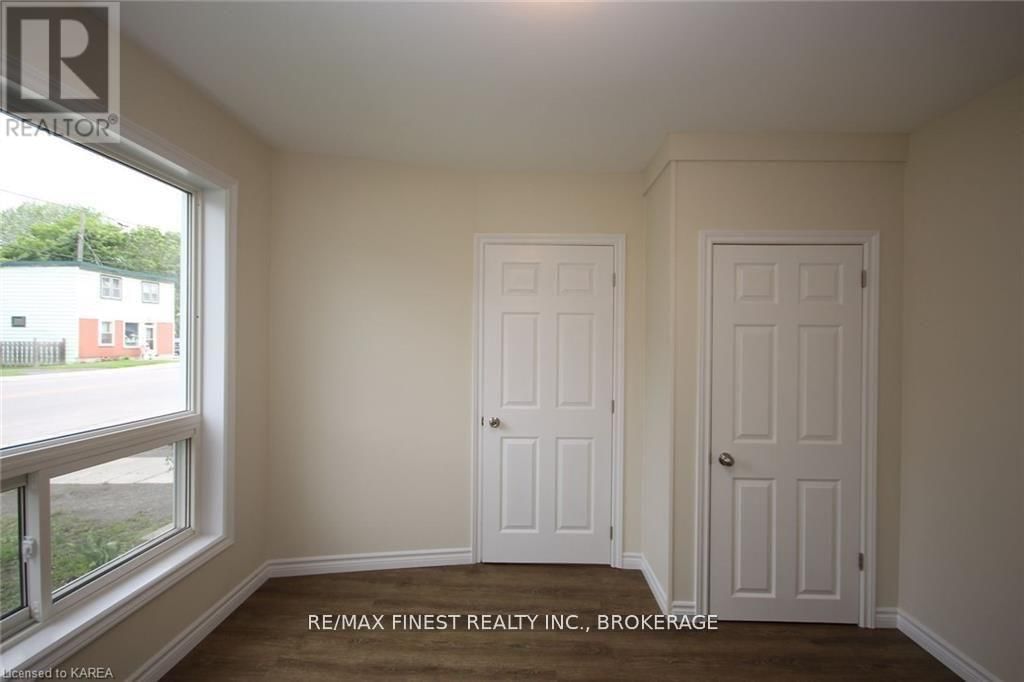 219 MONTREAL STREET Image 12