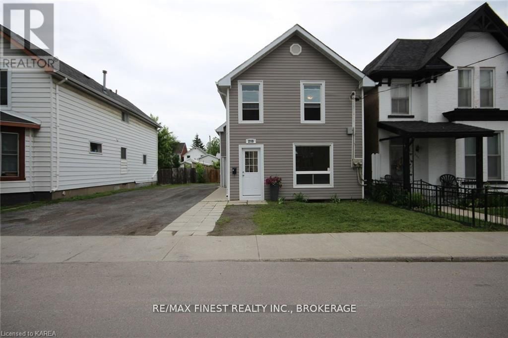 219 MONTREAL STREET Image 2