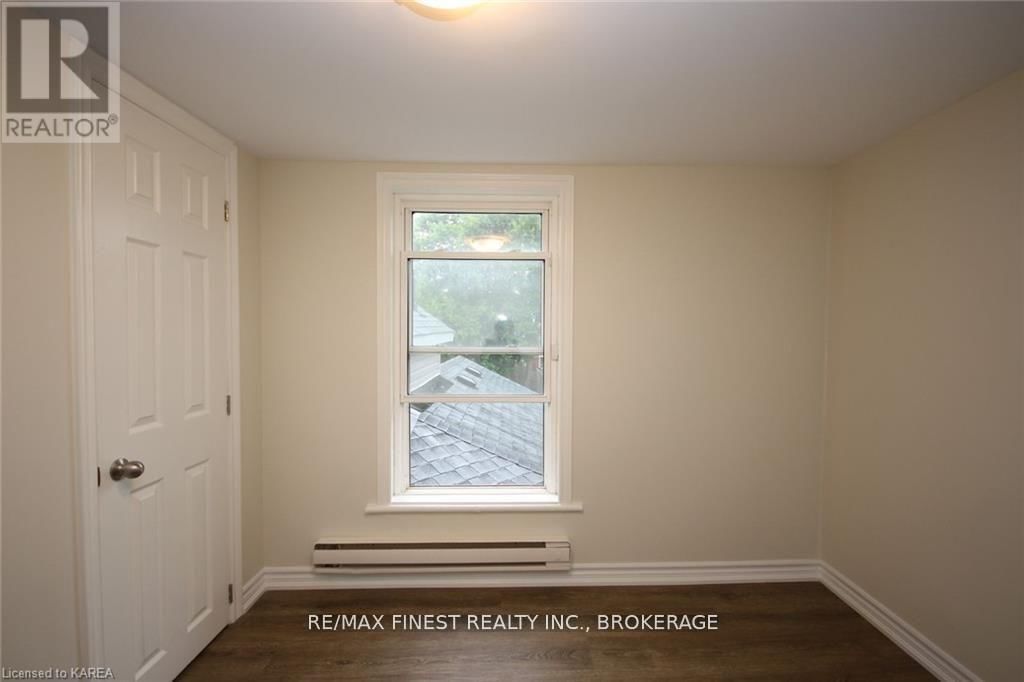 219 MONTREAL STREET Image 20