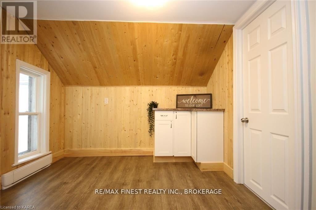 219 MONTREAL STREET Image 25