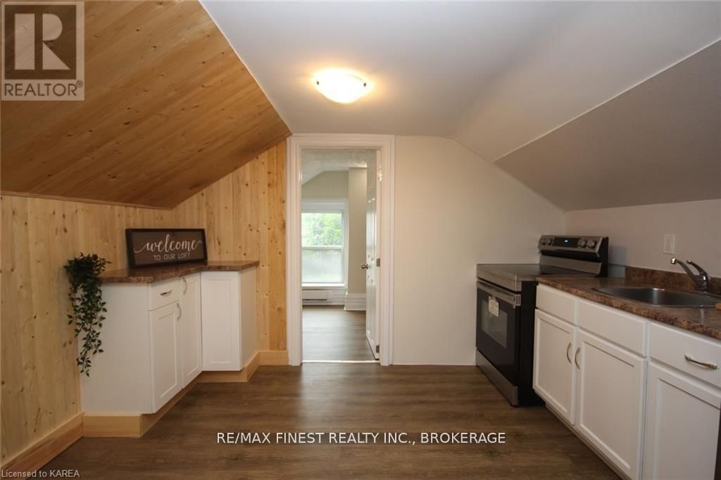 219 MONTREAL STREET Image 26
