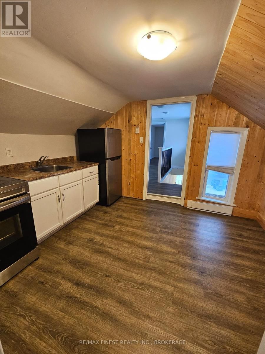 219 MONTREAL STREET Image 29
