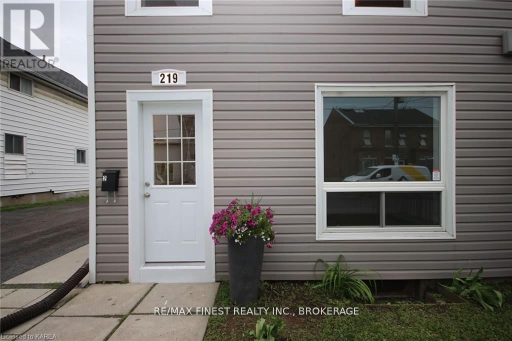 219 MONTREAL STREET Image 3