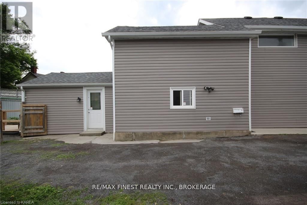 219 MONTREAL STREET Image 45