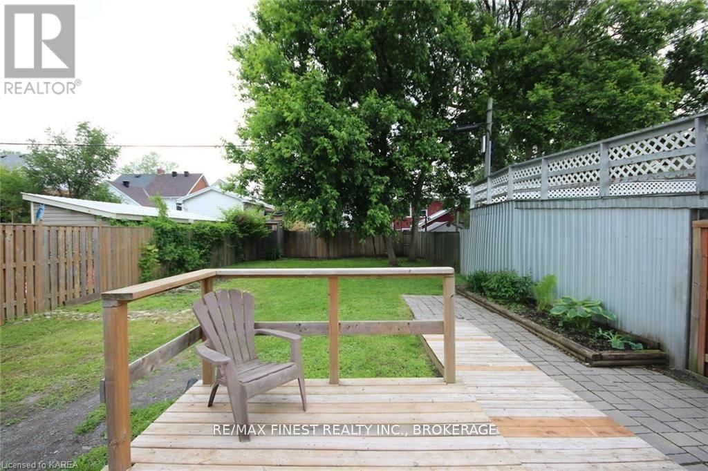 219 MONTREAL STREET Image 48