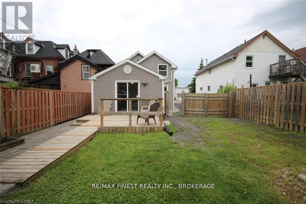 219 MONTREAL STREET Image 50