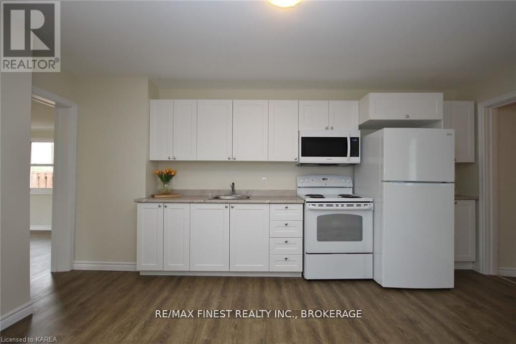 219 MONTREAL STREET Image 6