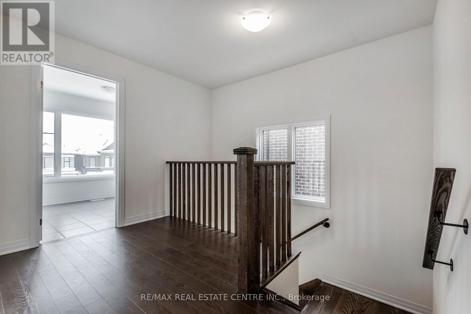 14 TYLER AVENUE Image 19