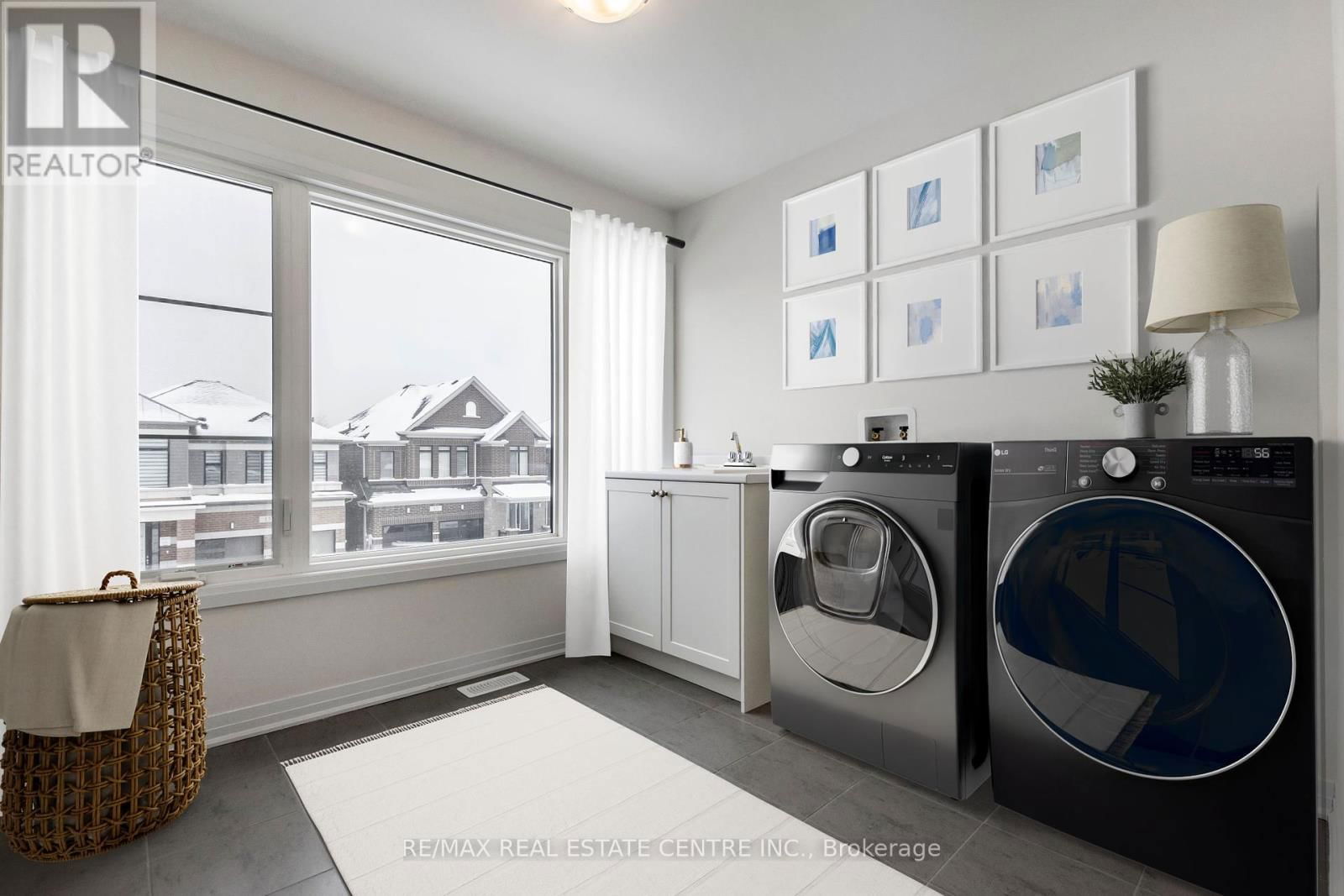 14 TYLER AVENUE Image 7