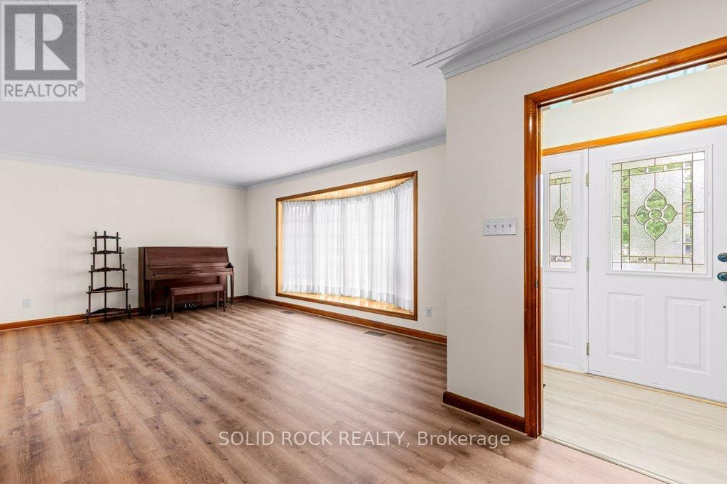 7 BROUSE DRIVE Image 12