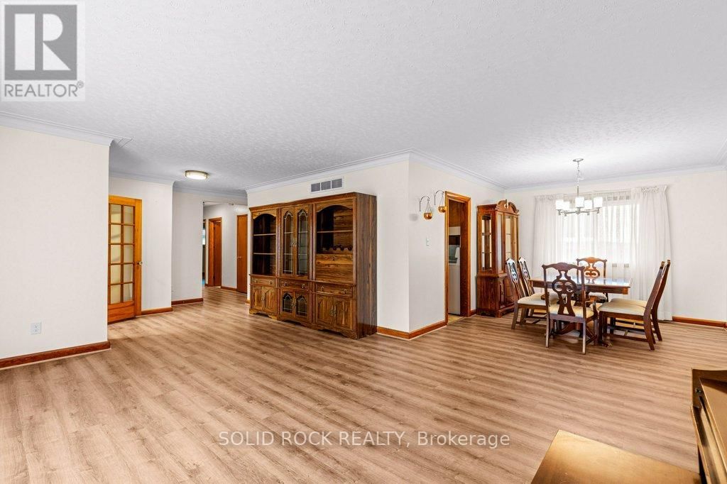 7 BROUSE DRIVE Image 13