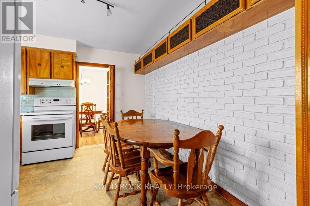 7 BROUSE DRIVE Image 15