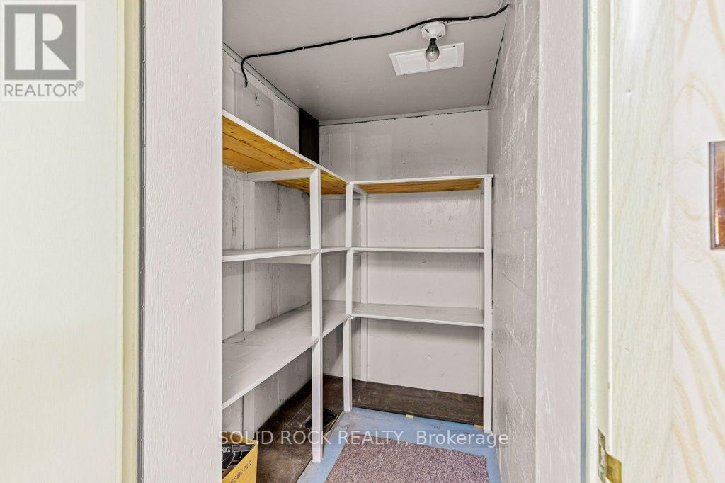 7 BROUSE DRIVE Image 32