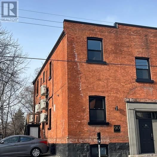 6 - 90 LOCKE STREET SOUTH Image 2