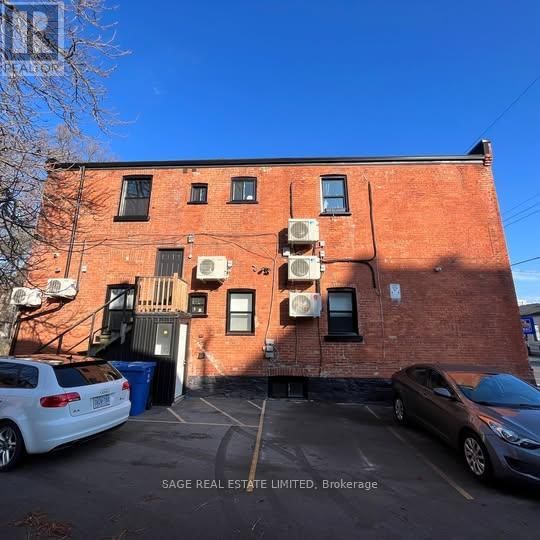 6 - 90 LOCKE STREET SOUTH Image 3