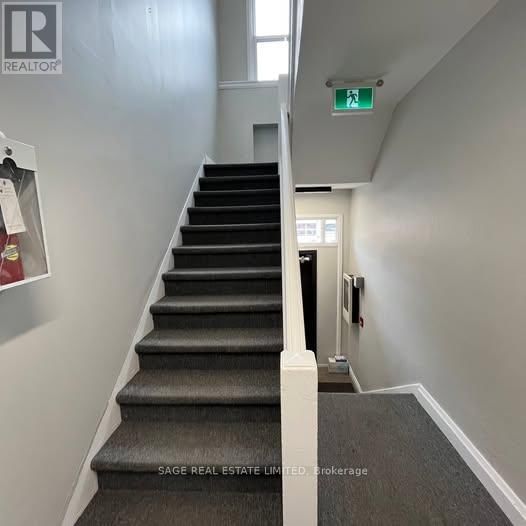 6 - 90 LOCKE STREET SOUTH Image 4