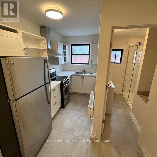 6 - 90 LOCKE STREET SOUTH Image 9