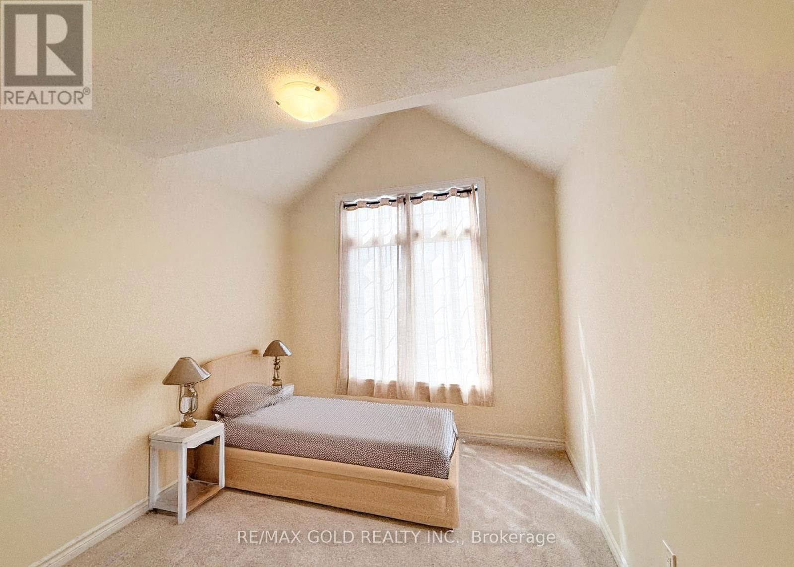 149 MOLOZZI STREET Image 11