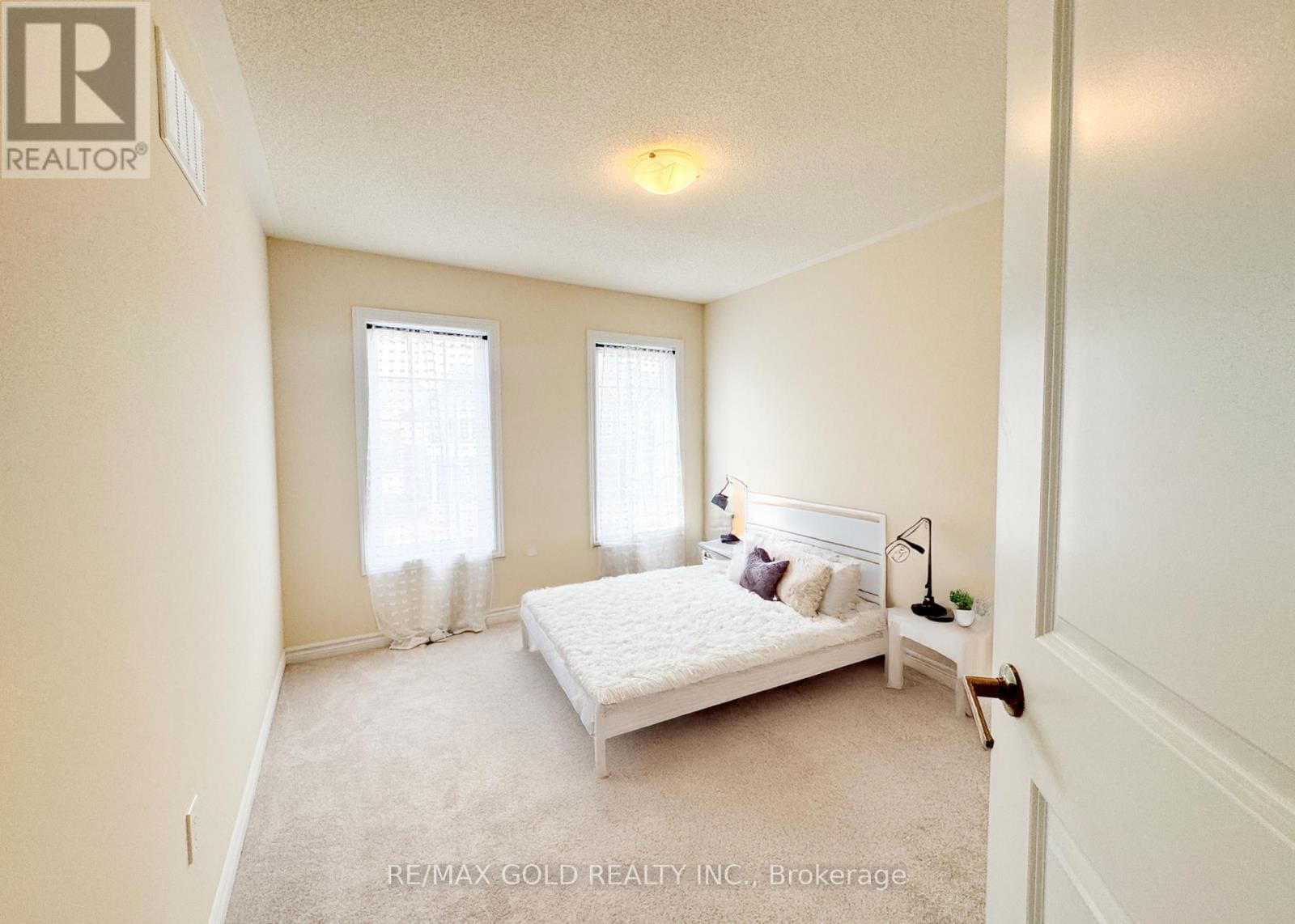 149 MOLOZZI STREET Image 9