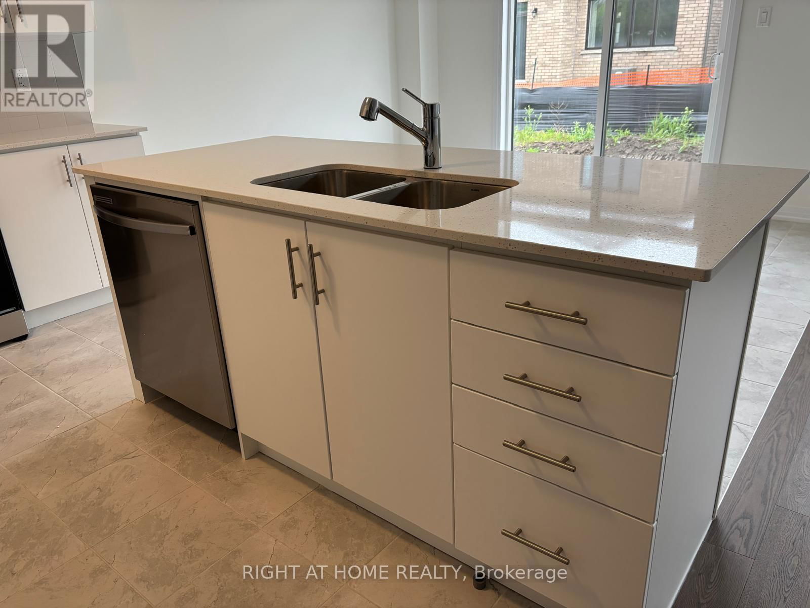 41 LEMON AVENUE Image 8