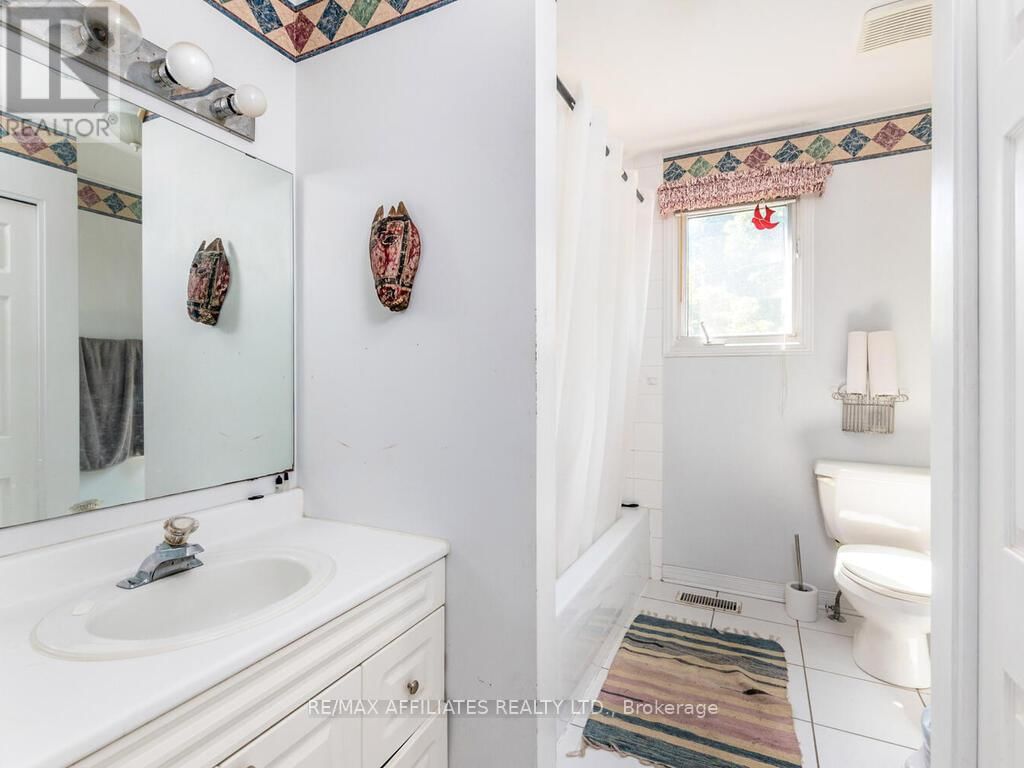 2282 CRANE STREET SOUTH Image 12