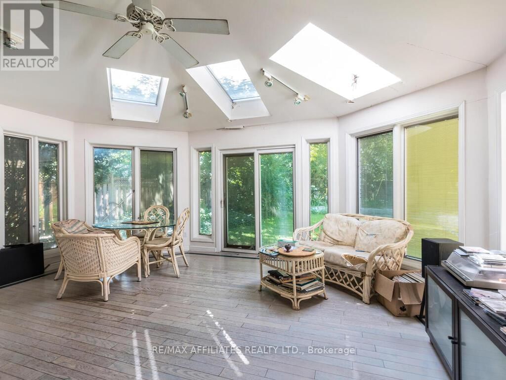2282 CRANE STREET SOUTH Image 8