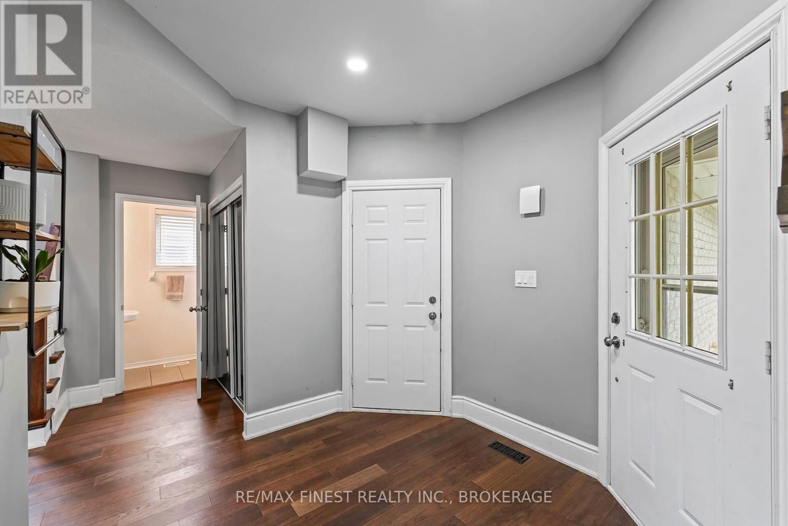 1409 FISHER CRESCENT Image 13