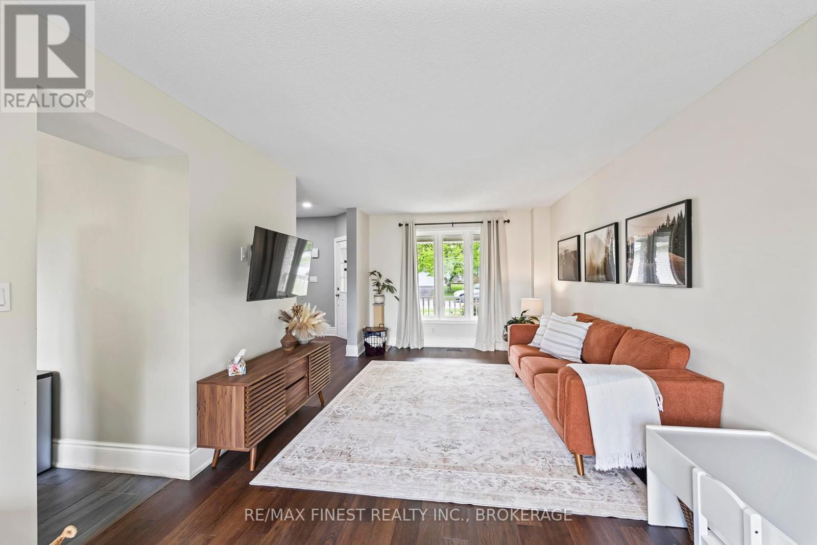 1409 FISHER CRESCENT Image 15