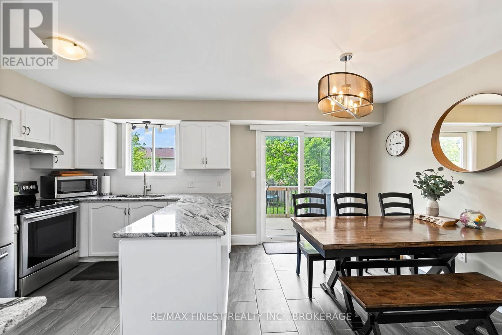 1409 FISHER CRESCENT Image 19