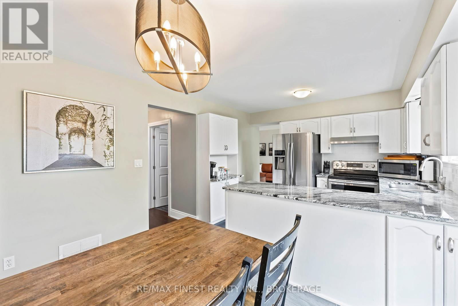 1409 FISHER CRESCENT Image 23