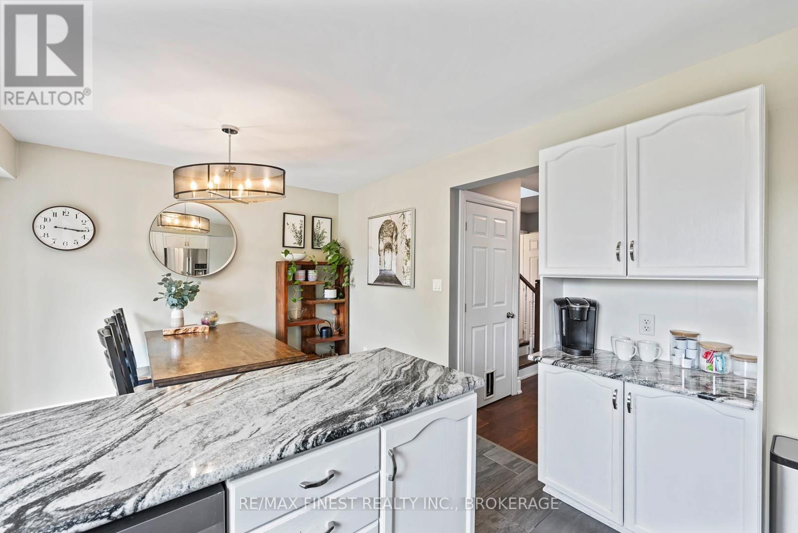 1409 FISHER CRESCENT Image 25