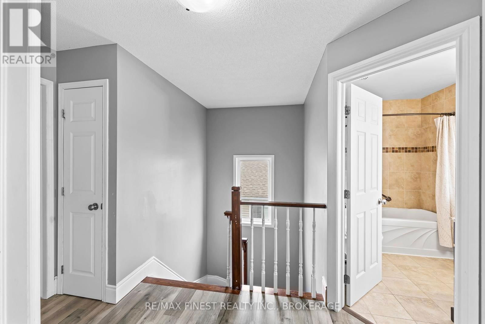 1409 FISHER CRESCENT Image 29