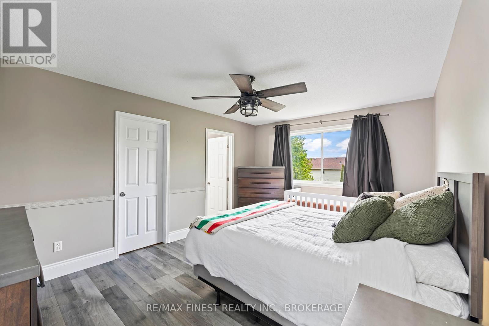 1409 FISHER CRESCENT Image 34