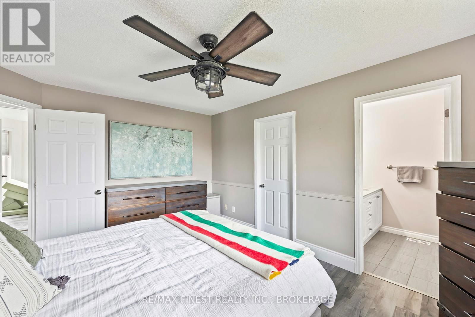 1409 FISHER CRESCENT Image 35