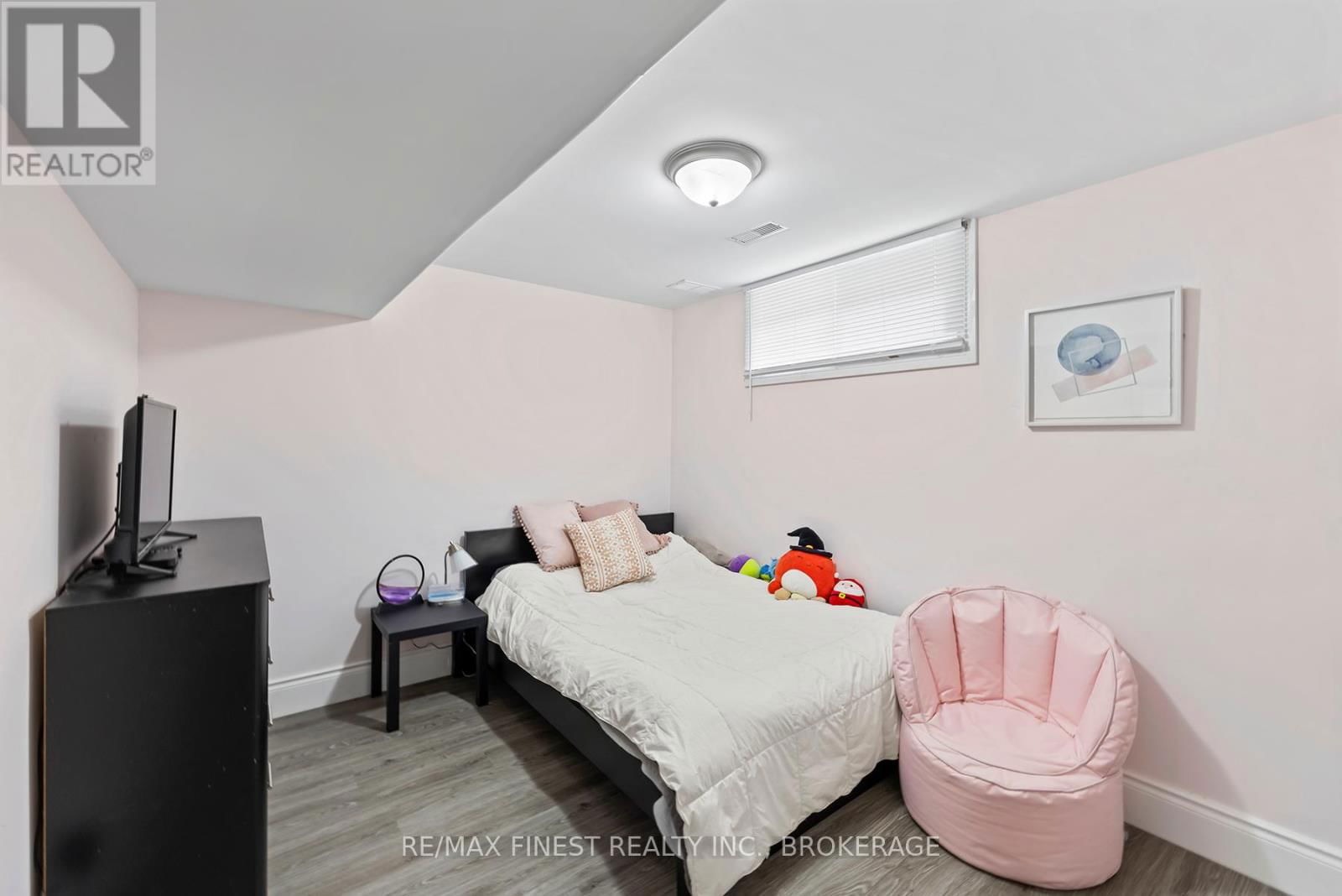 1409 FISHER CRESCENT Image 43