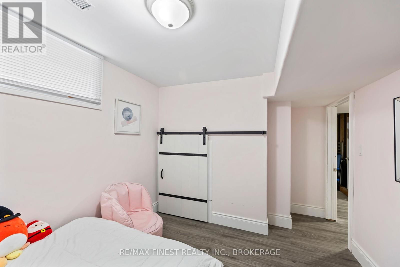 1409 FISHER CRESCENT Image 44