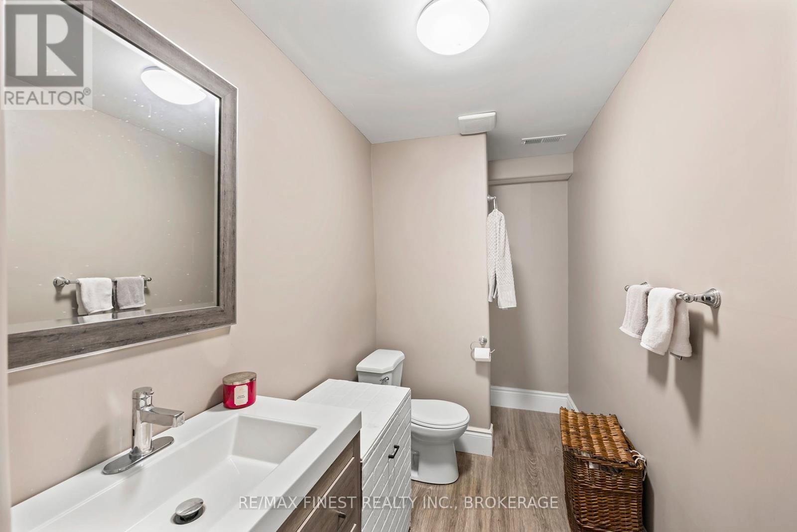 1409 FISHER CRESCENT Image 46