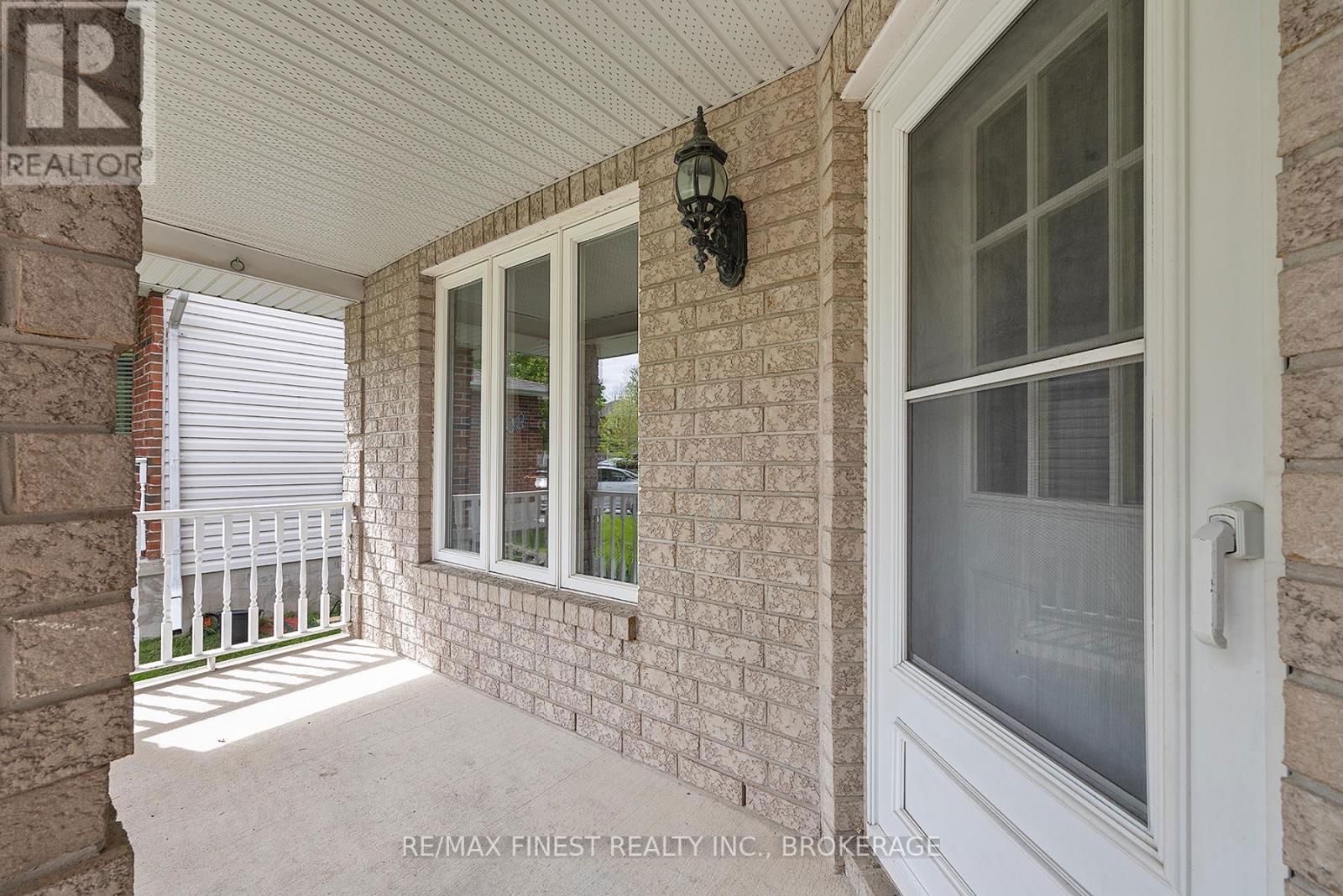 1409 FISHER CRESCENT Image 5